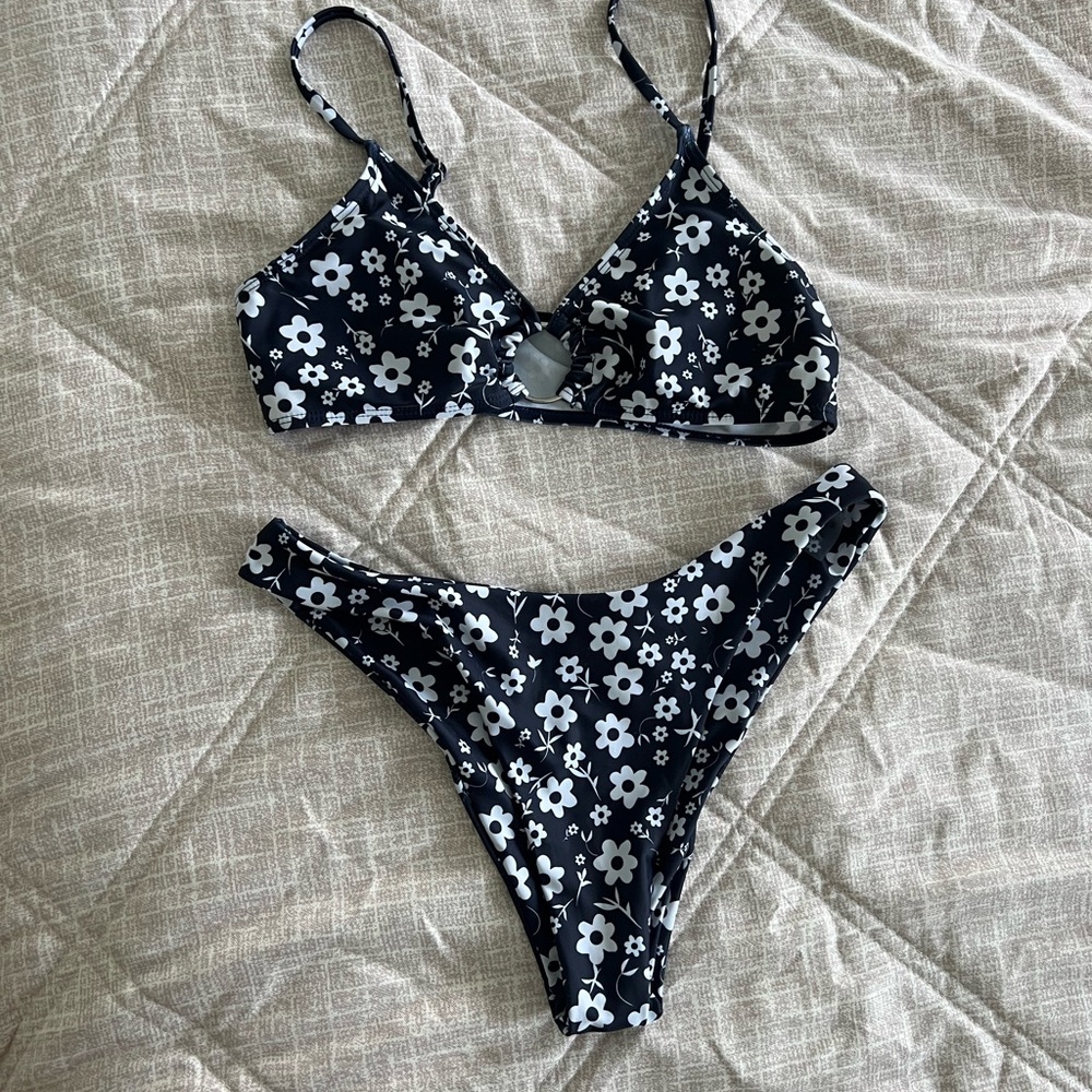 SHEIN Black And White Floral Bikini Set Classic Triangle Style